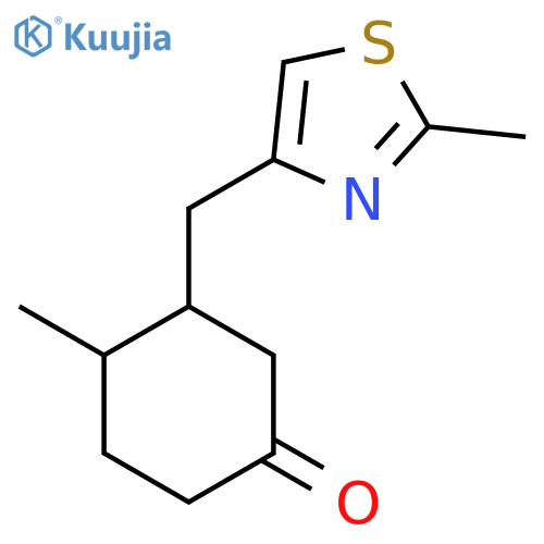 4-Methyl-3-[(2-methyl-1,3-thiazol-4-yl)methyl]cyclohexan-1-one structure